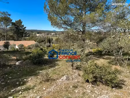 terrain 1 080 m² flayosc