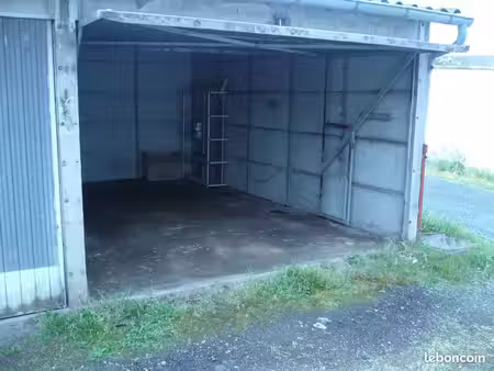1  2 ou 3 grands garages- dispo immédiate