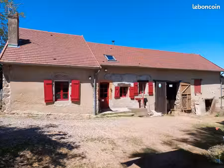 charmante maison avec dépendances sur plus de 3 hectares