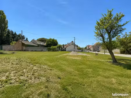 terrain 1 387 m² bellerive sur allier
