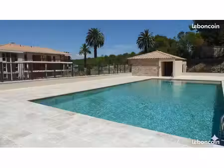le pradet-appartement 58 7 m2- standing 2019  piscine  parking privé  bbc-p