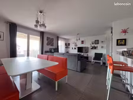 4 pièces 83 m² – piscine- vue estérel – terrasse 25 m² – garage – tanneron