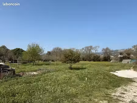 terrain 700 m² le pradet