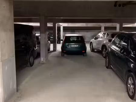 place de parking – résidence récente et sécurisée – montmagny – face à la mairie