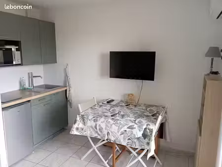 location studio de octobre à juin