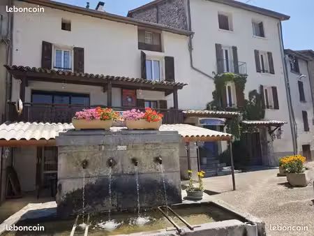 vends grande maison de caractere
