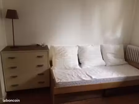 chambre meublée