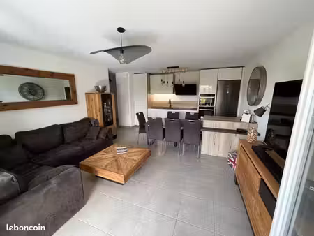 t3 meublé 65 m² – rez-de-jardin – terrasse plein sud – parking