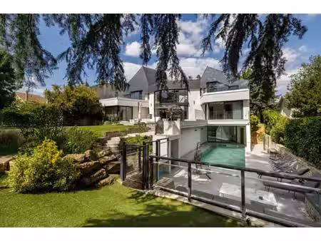maison de luxe à vendre dans le quartier pasteur