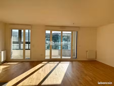 appartement 3 pièces 76.85m² à louer 1825 - courbevoie 92400