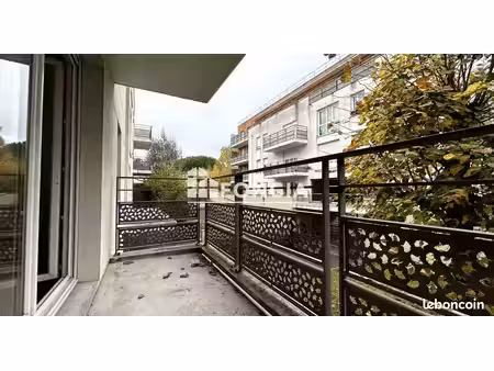 corbeil - 2 pièces avec balcon et parking