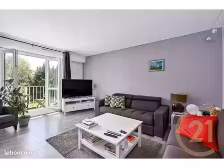 appartement 4 pièces résidence du petit bois avec ascenseur et balcon