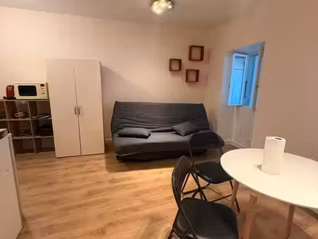 studio meublé 19.5m2 - centre-ville de privas - terrasse commune