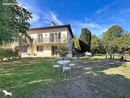 maison 8 pièces 190 m²