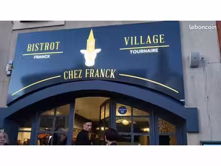 bar restaurant avec belle terrasse