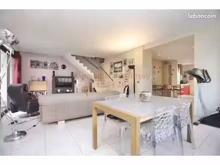 maison 7 pièces 145 m²