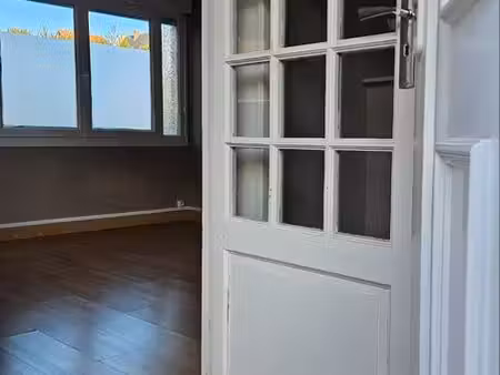 appartement type t2 (stationnement & cave)
