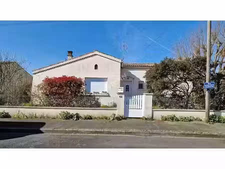 vente maison 4 pièces 80 m² à rochefort (17300)  199 999 €