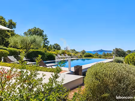 villa 8 pièces 292 m²