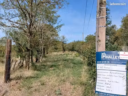 terrain constructible de 750m2  avec permis de construire  à 12km de sébazac
