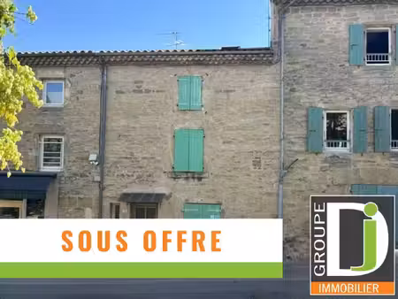 etoile  à vendre  maison de village avec 2 appartements loués