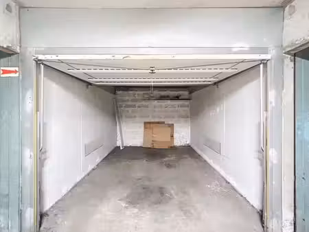 parking/box caen