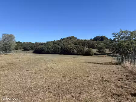 terrain à bâtir de 1200 m² à saint-paul-des-landes (15)