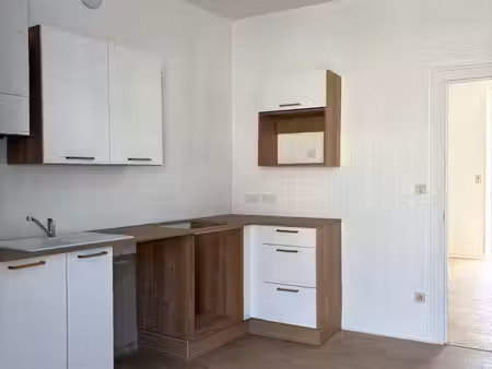 maison 2 chambres avec jardin en centre-ville