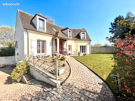 maison 7 pièces 220 m²