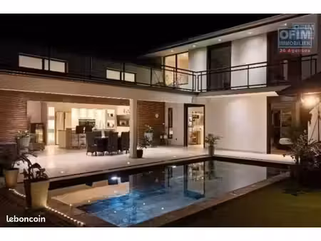 maison 1 pièce 130 m²