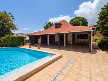 villa familiale avec piscine à vendre à baie-mahault – secteur plaisance  guadeloupe