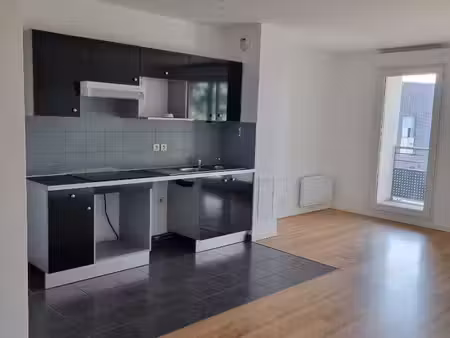 location appartement 2 pièces  54.32m²  combs