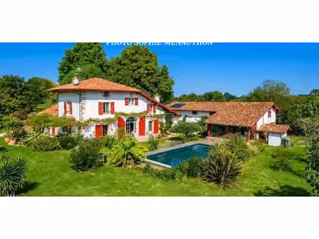 maison avec piscine et terrasse urt (64)