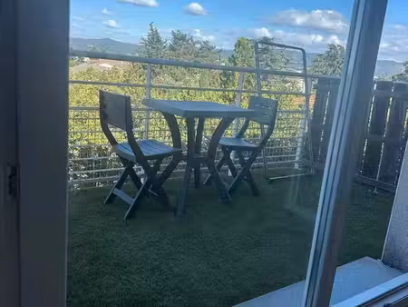 t2 meublé 38m2 avec terrasse et parking