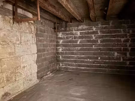 bureau ou local commercial de 37m² brut avec garage et cave pour stockage
