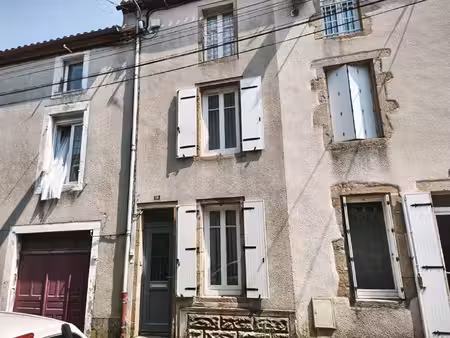 maison plein centre de bressuire idéale pour investisseurs ou premier achat 60 m²
