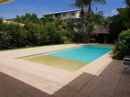 location villa 4 pièces 163 m² à cayenne (97300)  2 555 €