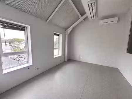local professionnel chinon 59.58 m2