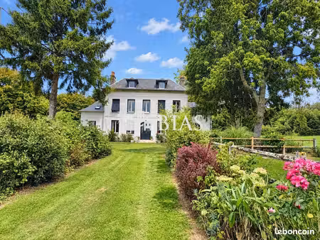 propriété 6 pièces 145 m²