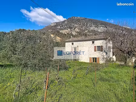 propriété 6 pièces 151 m²