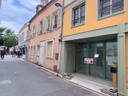 local commercial 70 m² – centre-ville piéton de chartres – fort potentiel