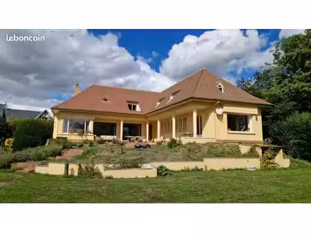 propriété 8 pièces 270 m²