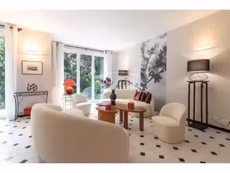 hôtel particulier à louer dans le quartier auteuil sud