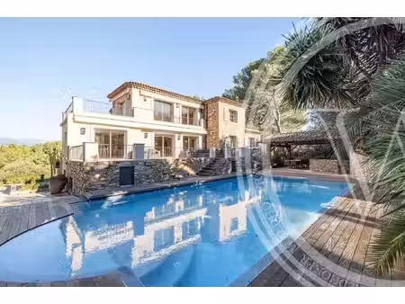 villa de luxe à louer dans le quartier saint martin-le miracle
