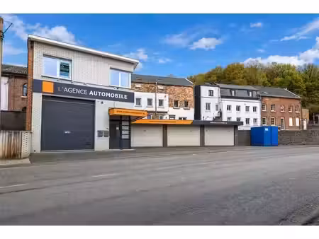 atelier avec bureau et parking + appartement 2ch