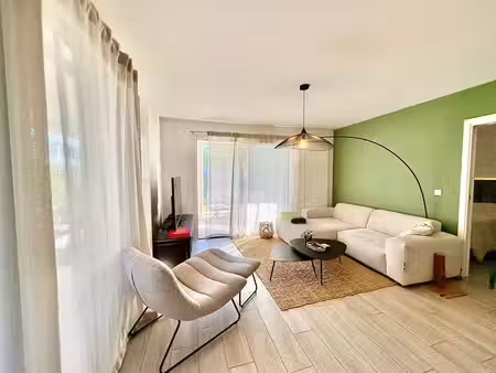 grand t2 60 m² avec jardin privatif  terrasse  garage et cave