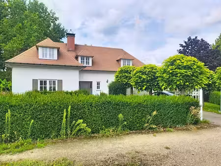 magnifique villa 4 chambres avec jardin +-935m² et 4 parking