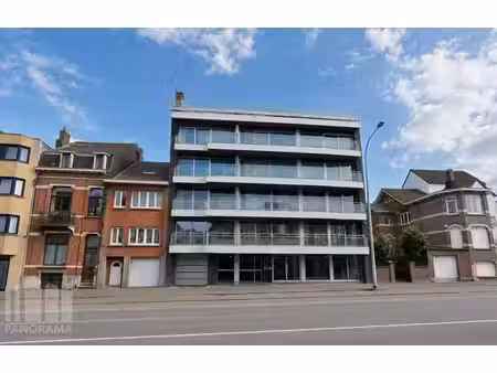 960 m² de bureaux à vendre à molenbeek-saint-jean