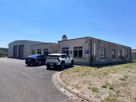 a vendre-p.a.e soignies guelenne-immeuble semi-industriel