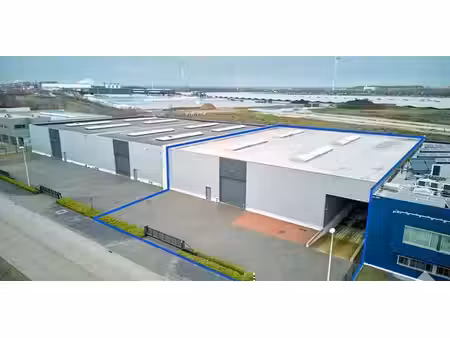 bâtiment d’entreprise à louer à balen pour € 3.750